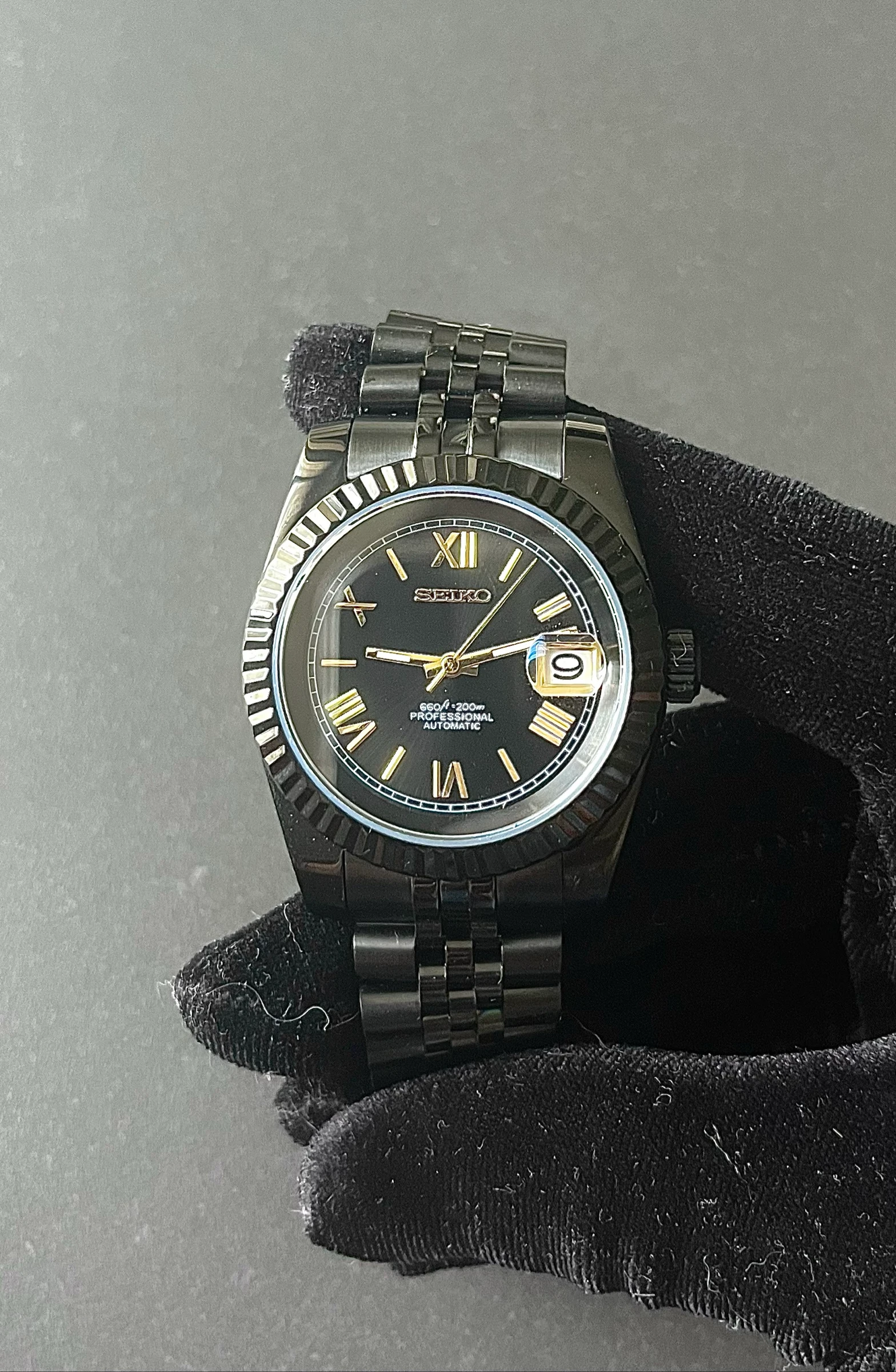 ✨ Reloj – Esfera Negra/Dorada y Números romanos ✨ – photo 3